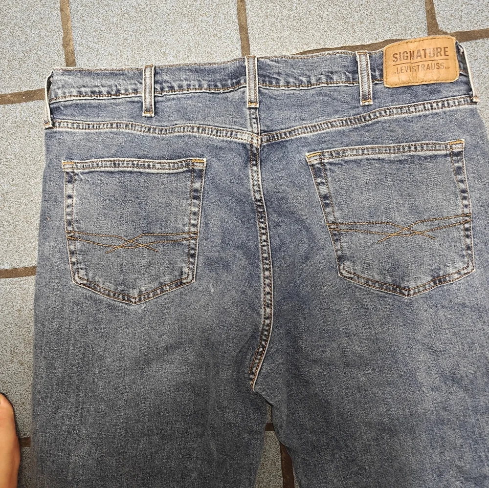 Signature Levi Strauss Men's Classic Blue Denim Jeans Size W38 L32